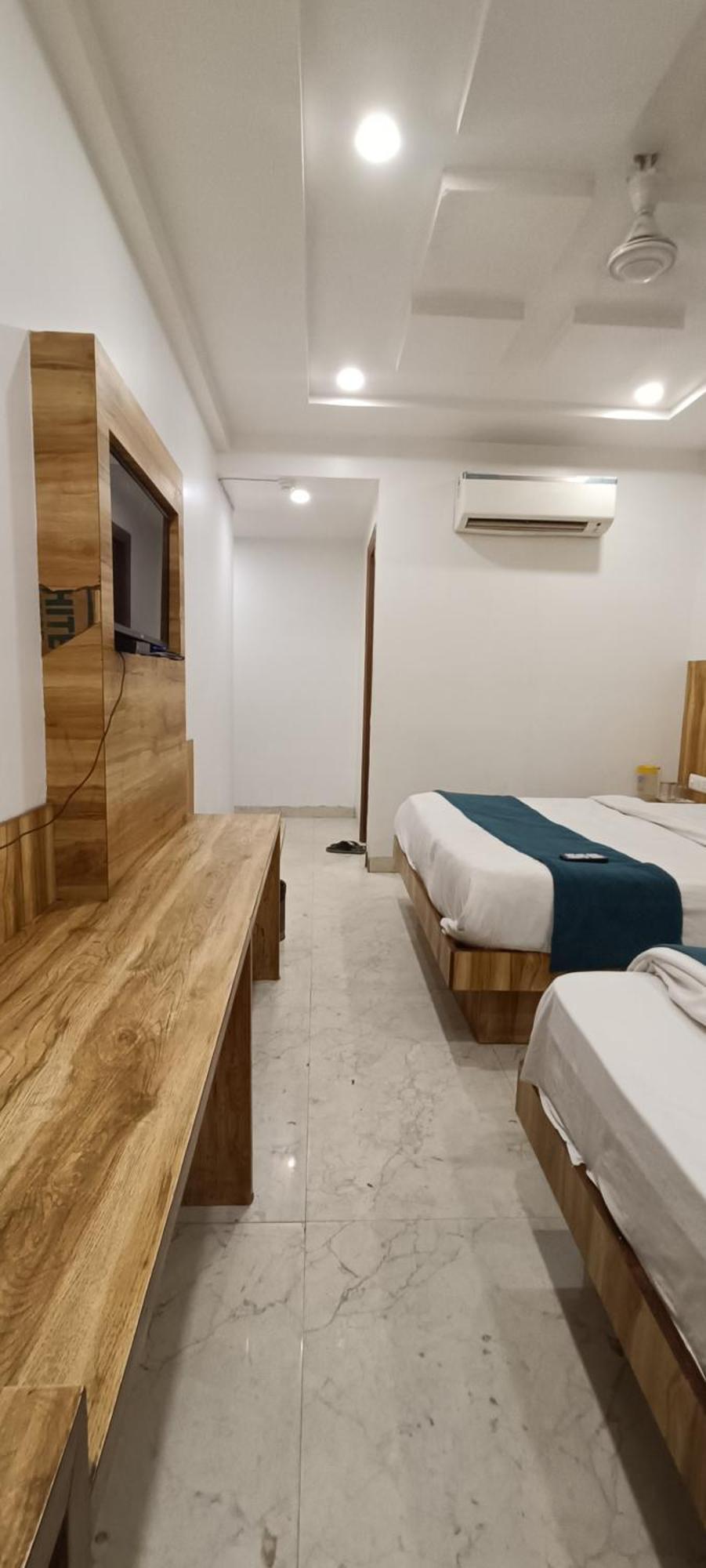 Hotel Awesome International New Delhi Extérieur photo