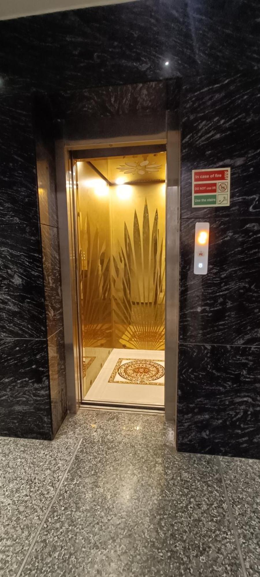 Hotel Awesome International New Delhi Extérieur photo